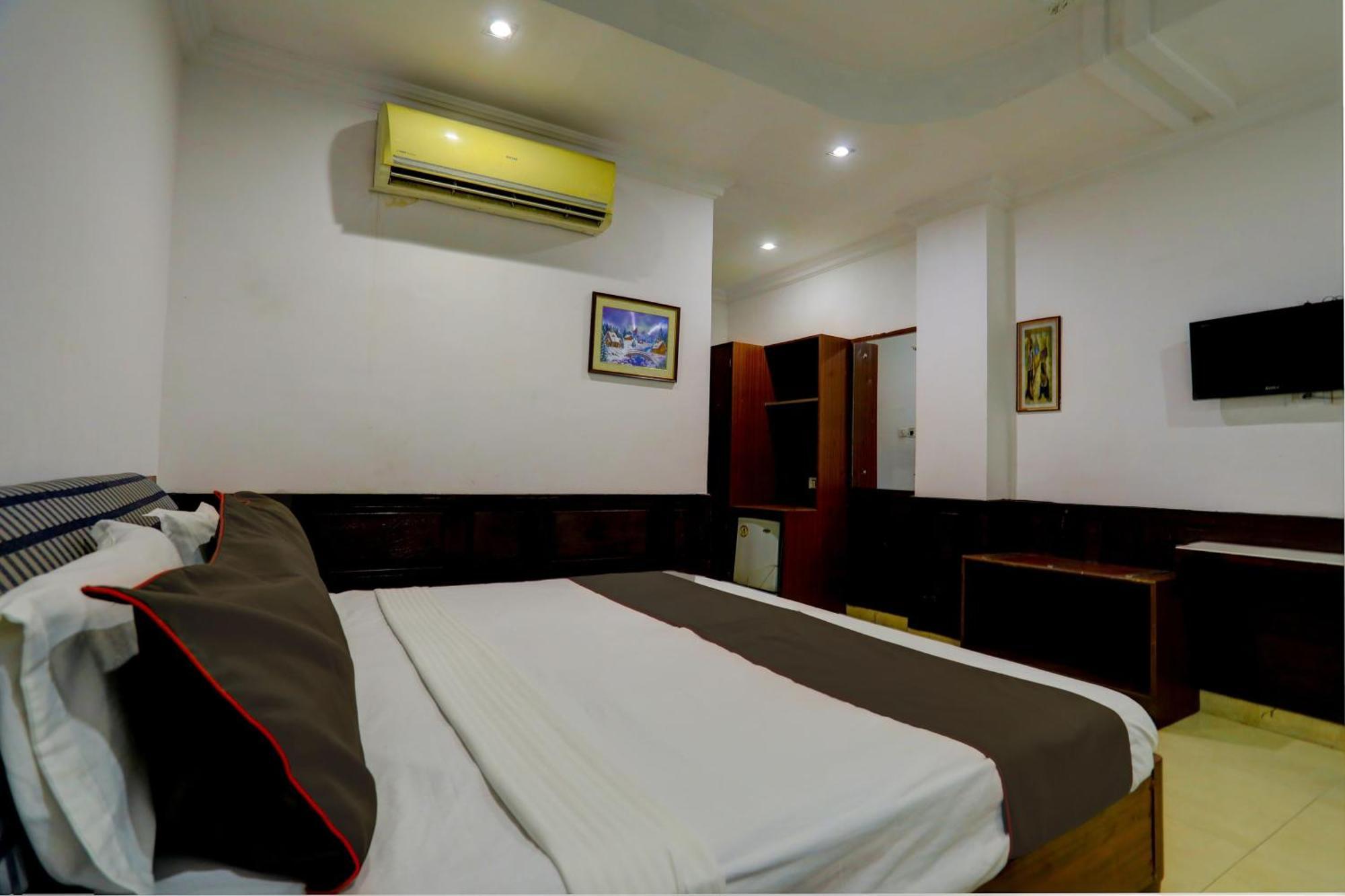 Hotel Monarch Inn Lucknow Exterior photo