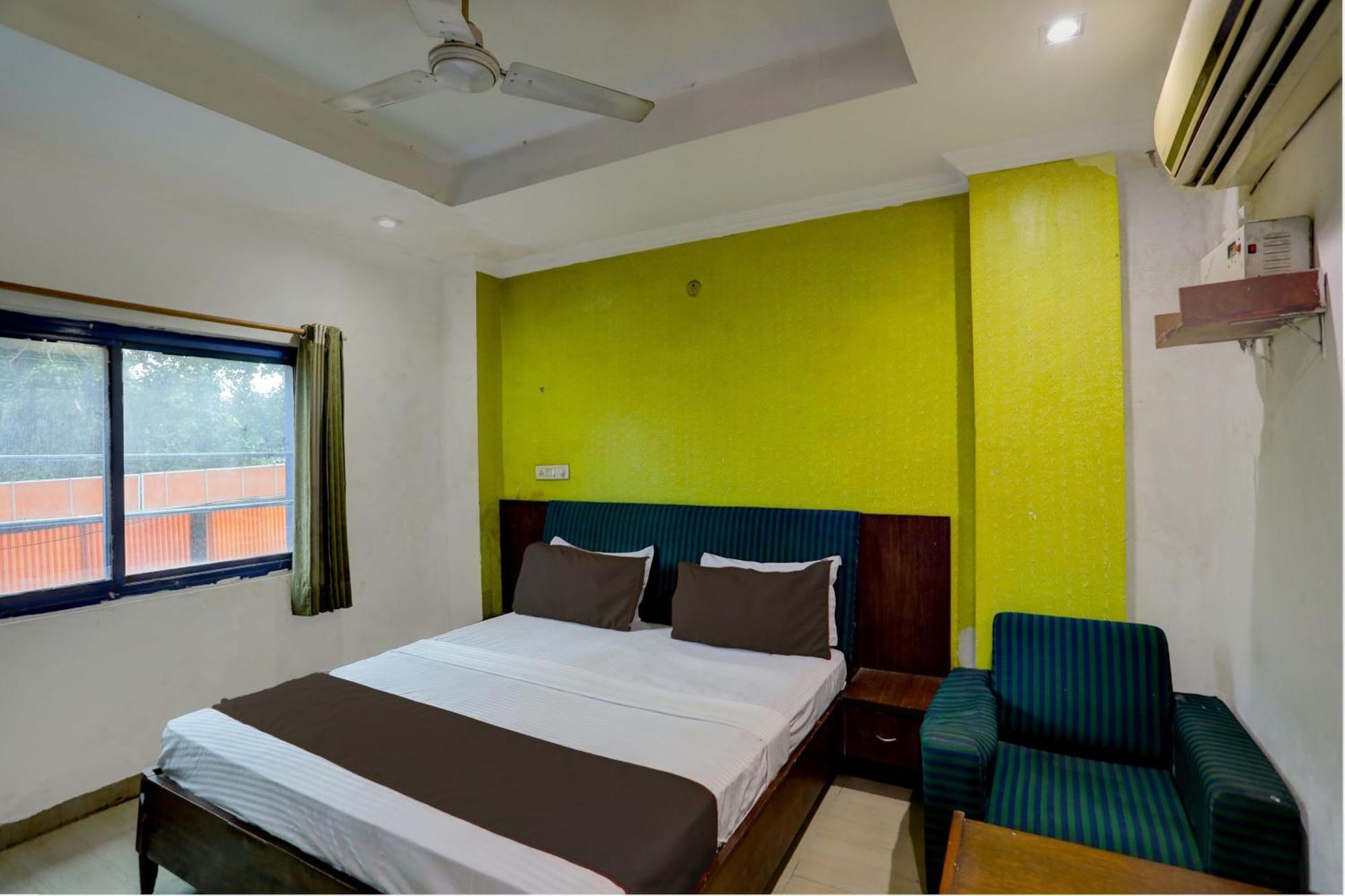 Hotel Monarch Inn Lucknow Exterior photo