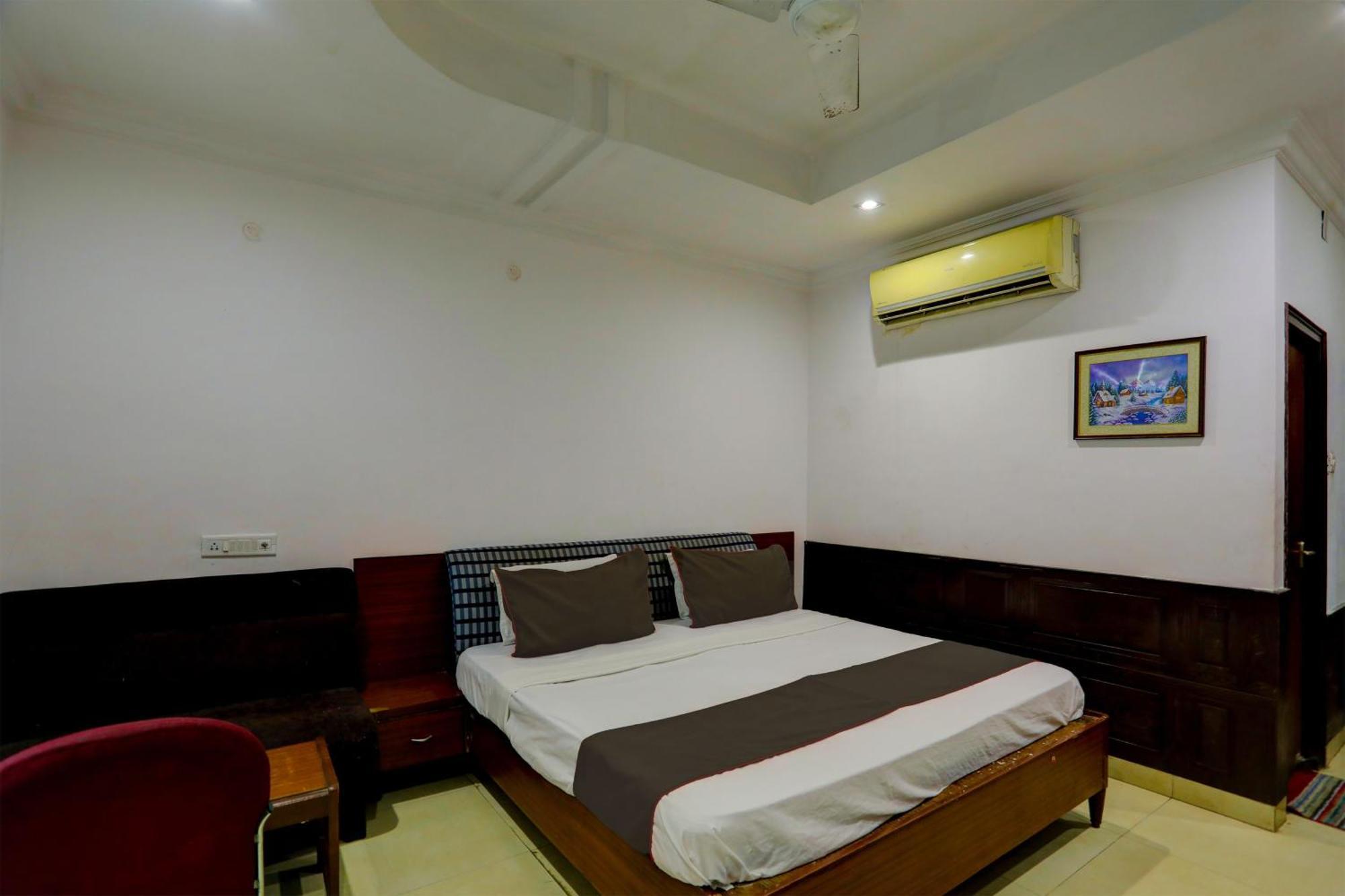 Hotel Monarch Inn Lucknow Exterior photo