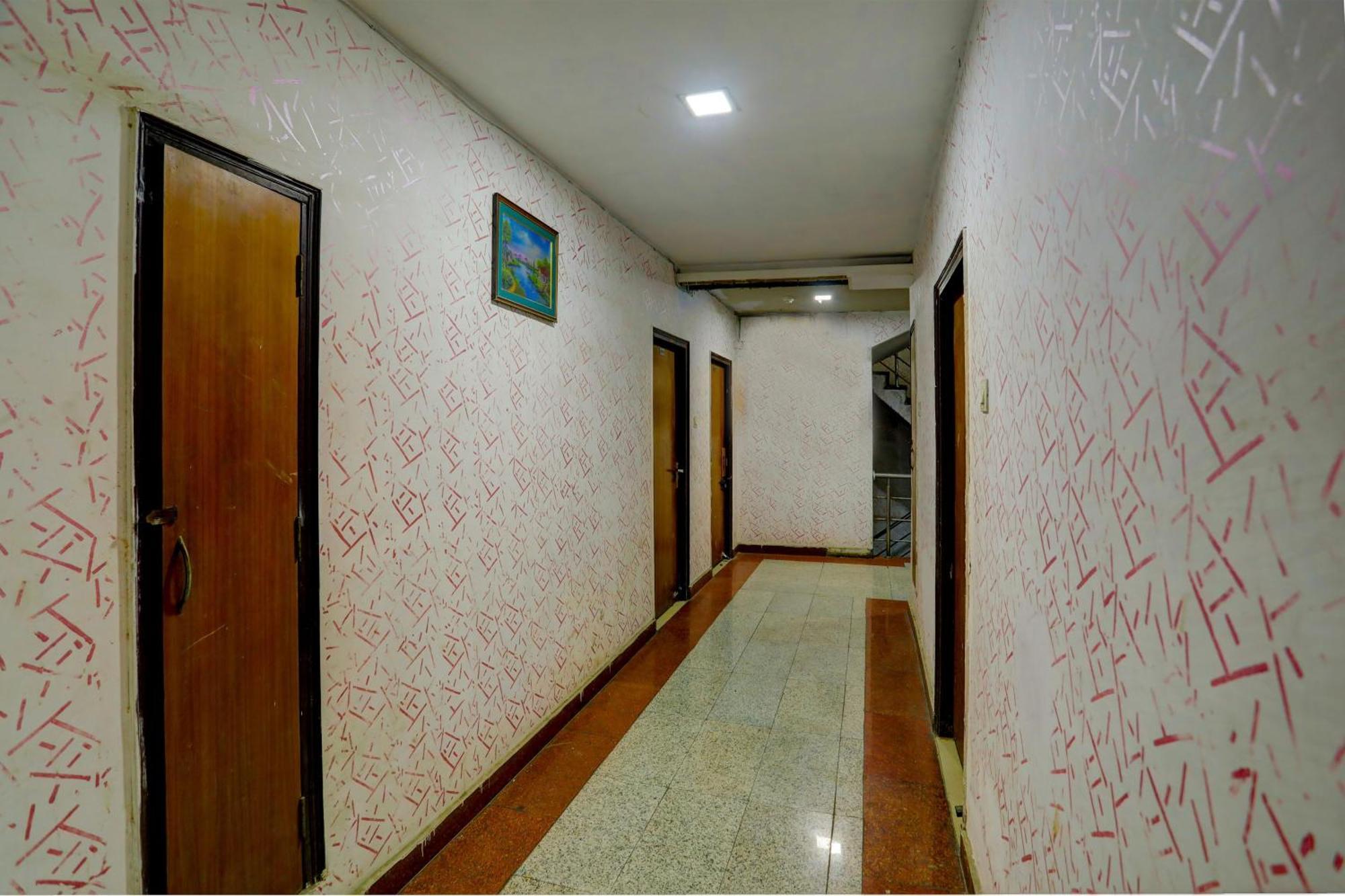 Hotel Monarch Inn Lucknow Exterior photo