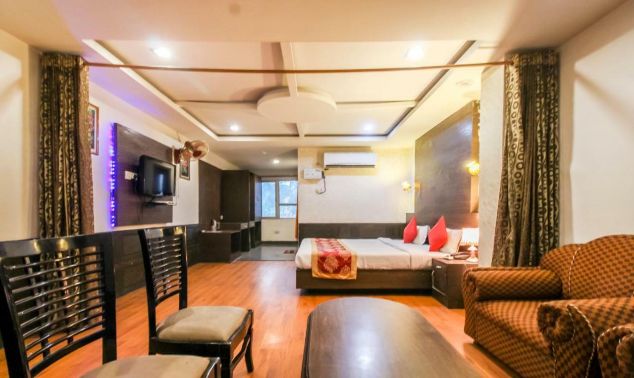 Hotel Monarch Inn Lucknow Exterior photo